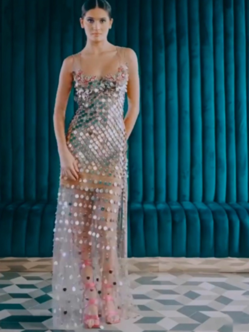 Lentejuelas Sequined-Disc Sheer Column Gown